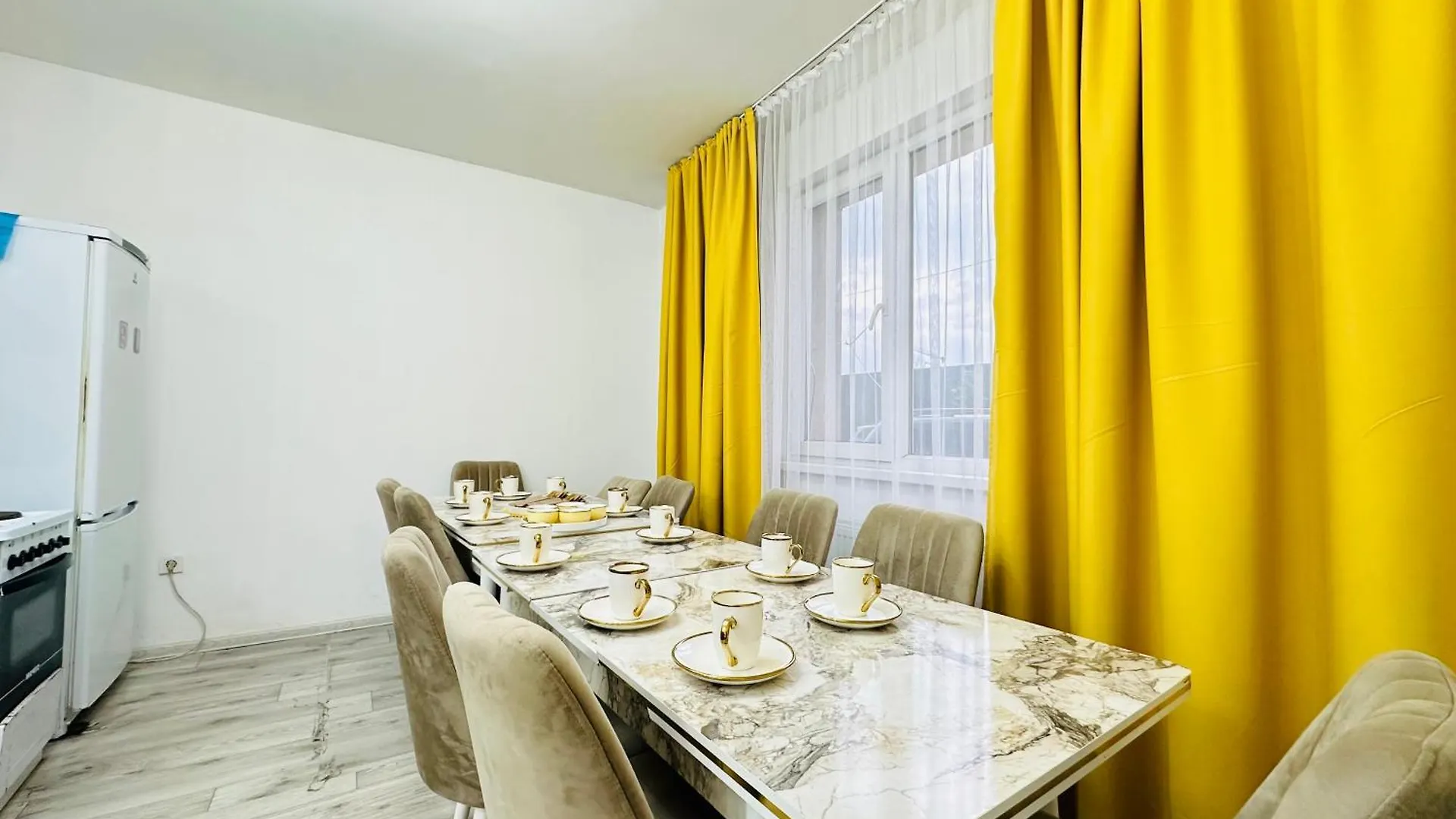 Квартира Для Большой Семьи Almaty Apartment