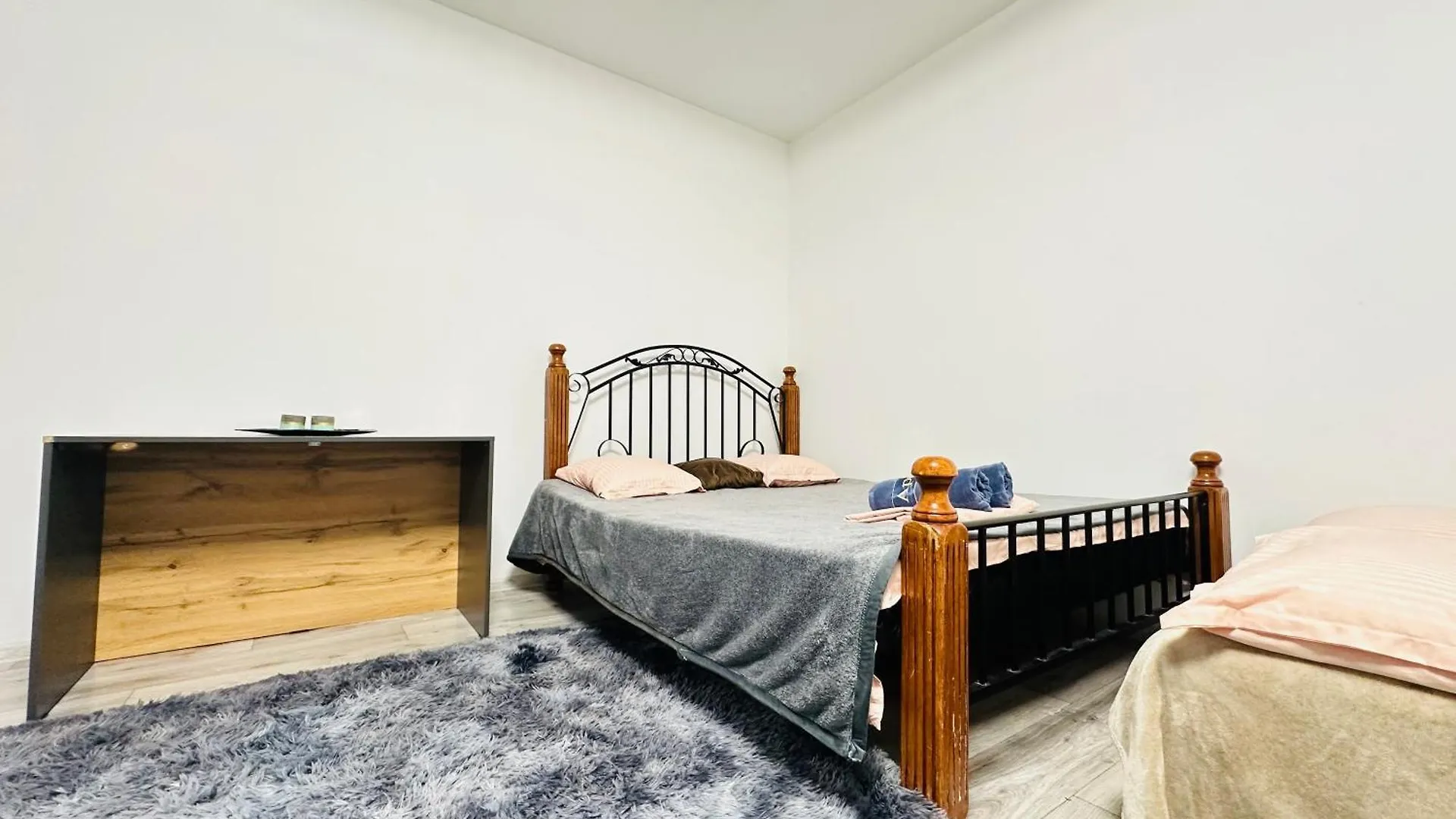 Квартира Для Большой Семьи Almaty Apartment